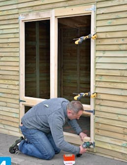 Dobbeltdør til skur monteres Dobbeltdør til byg selv skur monteres